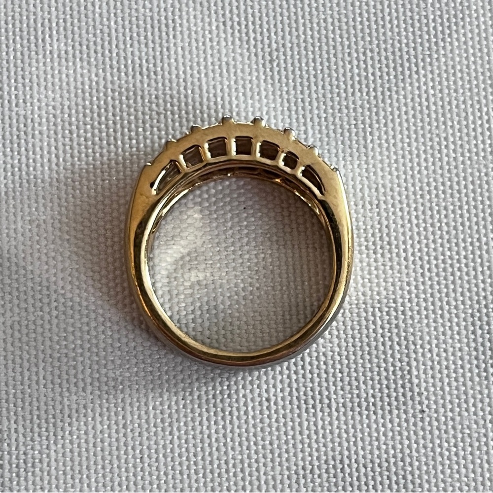 gold tone ring with 21 rhinestones size 6 - Picture 5 of 7